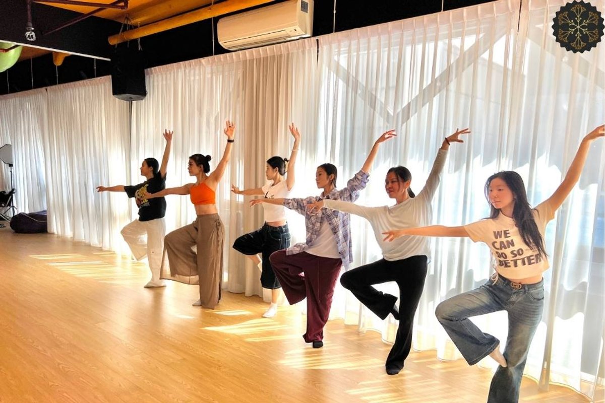 A dance class in unison